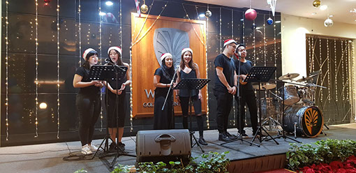 Christmas Carolers, Christmas Carolers, Christmas Carrolers.Santa Claus For Hire Singapore, Santa, Father Christmas, Santarina,  Christmas  