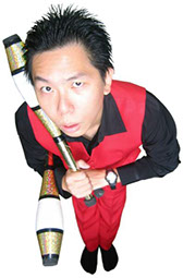 Juggling for hire Singapore, Roving Juggling Singapore, Juggling Shows Singapore, Buskers,   magic And Circus Show Eccentrix by Jon Danger