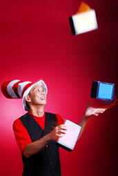 Juggling for hire Singapore, Roving Juggling Singapore, Juggling Shows Singapore, Buskers,   magic And Circus Show Eccentrix by Jon Danger